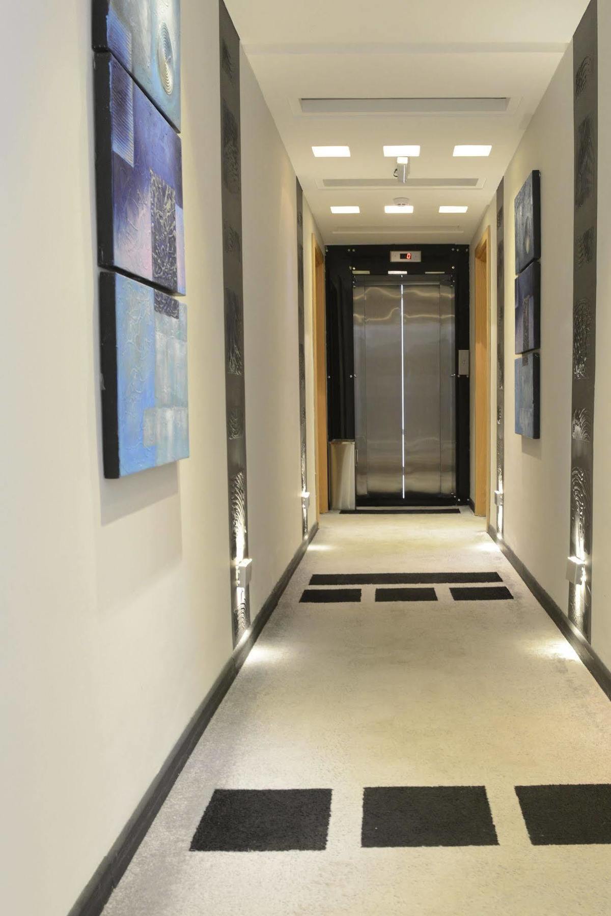 Crystal Hotel Amman Exteriör bild